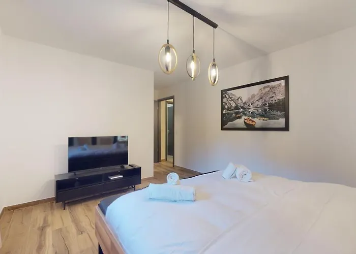 Spacious Apartment - Beautiful Terrace With View