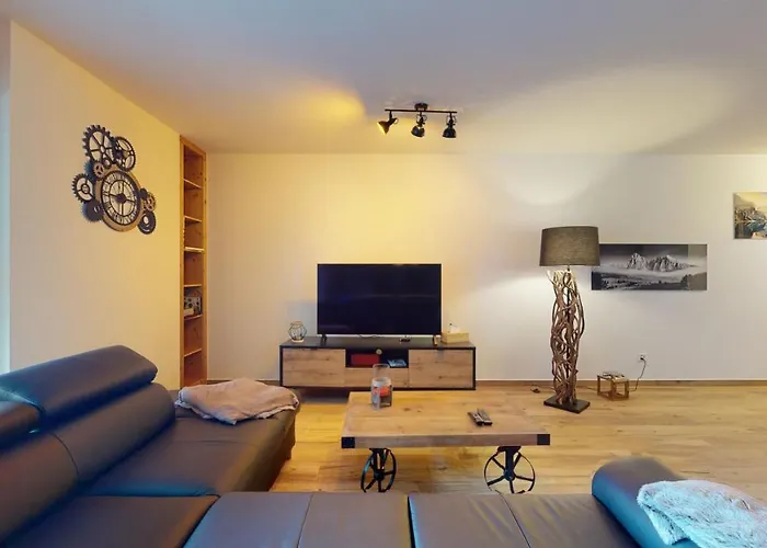 Spacious Apartment - Beautiful Terrace With View