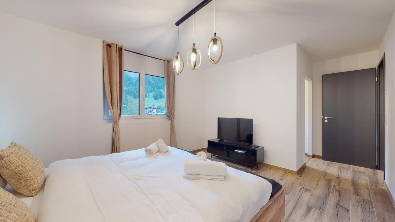 Spacious - Beautiful Terrace With View