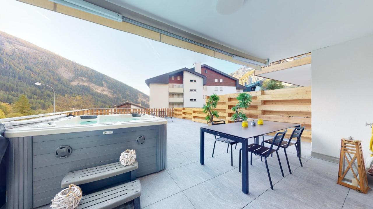 Spacious - Beautiful Terrace With View